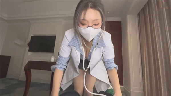 【糖心Vlog】 足交胸推巨乳女医生早泄治疗秘术全方位敏感挑逗